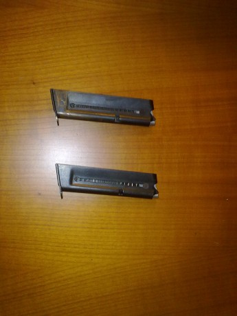 Vendo los siguientes artículos:
- Despiece pistola Frommer Stop, Calibre 7,65, con cargador original y 22