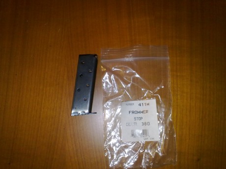 Vendo los siguientes artículos:
- Despiece pistola Frommer Stop, Calibre 7,65, con cargador original y 21