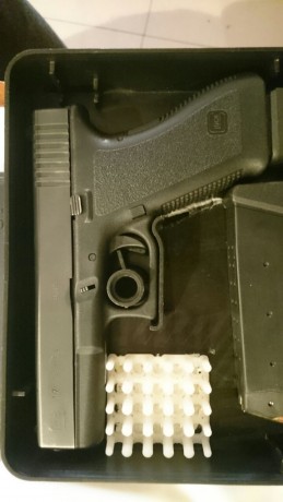 Vendo Glock 17

Se encuentra en Barcelona. Se puede probar sin compromiso.
Precio 250E 00