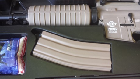 Pongo a la venta una de mis réplicas más preciadas se trata de una m4 de g&g viene de casa con casquillos 00