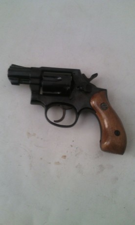 en venta un revolver llama en muy buen estado, pocos disparos, tambor para 6 cartuchos del calibre 38.
su 02