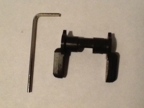 SE VENDE SELECTOR DE TIRO PARA AR15 M4 Y CLONES,DA LA POSIBILIDAD DE SELECCIONAR EL TIRO POR LOS DOS LADOS 00