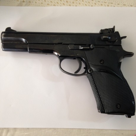 Vendo Smith and Wesson mod.52-2 38wc. El arma tiene los desgastes propios del uso de un arma de su edad 01