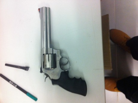 revolver .smith&wesson modelo 629 clásic, calibre 44mag, ha tirado muy poquito en serio, sólo verlo 01