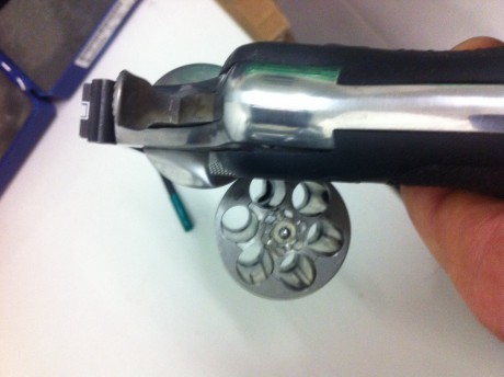 revolver .smith&wesson modelo 629 clásic, calibre 44mag, ha tirado muy poquito en serio, sólo verlo 11