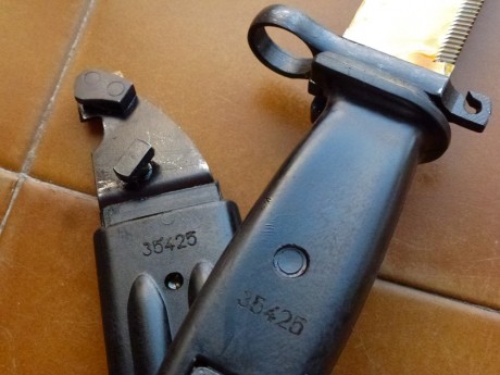 Buenos dias.
Pongo en venta las siguientes bayonetas:
-BAYONETA US M 7 PARA FUSIL M 16
Bayoneta original 22