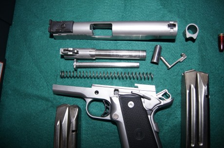 Pongo a la venta esta magnifica pistola 1911, estupenda de aspecto y perfecta de uso. Unico dueño. Ideal 00