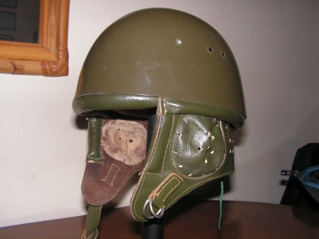 Se vende casco de paracaidista aleman, años 70, en muy buenas condiciones, interior completo, de acero.
Precio 02