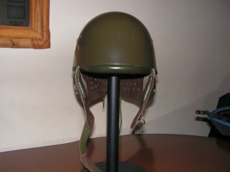 Se vende casco de paracaidista aleman, años 70, en muy buenas condiciones, interior completo, de acero.
Precio 00