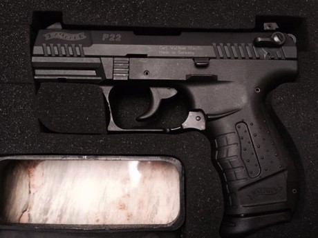 YA ESTA VENDIDA. GRACIAS A LOS INTERESADOS. 


Vendo Walther P22, calibre 22 LR. modelo corto. Con dos 00