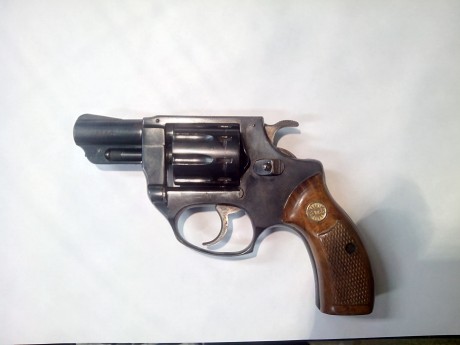 Vendo mi revolver Astra 250 cal.22 por 90€, el arma está en Madrid. 02
