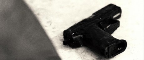 Compañeros,

En vista de las ganas de algunos (Elcafe, Wilcow, Vrakk, etc) por adivinar armas de películas 40