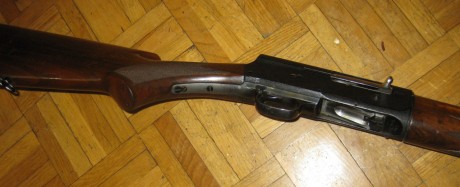 Vendo Escopeta repetidora FN Browning Automática Calibre 12 en buen estado.
Aunque tengo Licencia de Armas 01