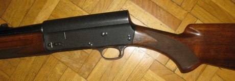 Vendo Escopeta repetidora FN Browning Automática Calibre 12 en buen estado.
Aunque tengo Licencia de Armas 00