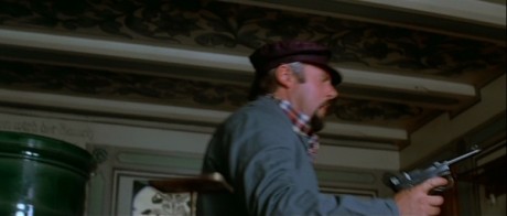 Compañeros,

En vista de las ganas de algunos (Elcafe, Wilcow, Vrakk, etc) por adivinar armas de películas 40
