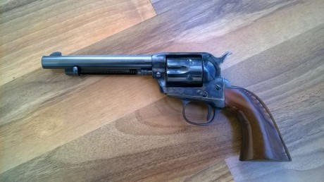  Revólver Uberti Stallion 22 lr 5 1/2"

  Antigüedad: 1 año - Comprada en armería
 Estado:  Como 02