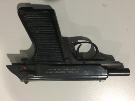 Que deciros de este arma que no sepáis, esta impecable, es de un compañero que la compro como un capricho, 01
