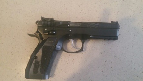 Pues eso, vendo pistola cz shadow con dos cargadores, tiene unos 6000 disparos, dos años de Ipsc, la vendo 02