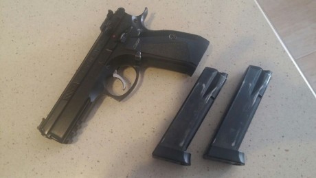 Pues eso, vendo pistola cz shadow con dos cargadores, tiene unos 6000 disparos, dos años de Ipsc, la vendo 00