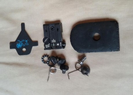:tanque^:  :tanque^: Se venden varios accesorios para pistola beretta 92fs:
- 4 cargadores = 30 euros 11