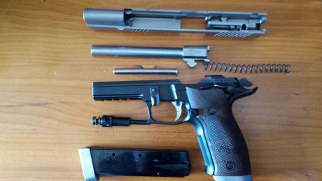   +++++++VENDIDA+++++Vendo SIG Sauer P226 X-Six Lightweight (ligera )  9PB en Madrid Sur.
-2 cargadores 01