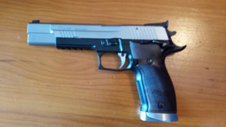   +++++++VENDIDA+++++Vendo SIG Sauer P226 X-Six Lightweight (ligera )  9PB en Madrid Sur.
-2 cargadores 00