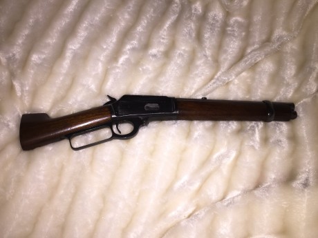 Alguien me podría dar un poco de información sobre esta arma? Gracias por su tiempo :) 00