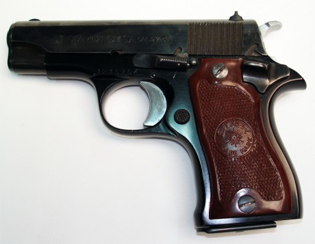 BUSCO PISTOLA STAR TIPO DK, DKL O S EN ESTADO ACTIVO, INSCRITA EN LIBRO DE COLECCIONISTA, PARA TRASFERENCIA 00