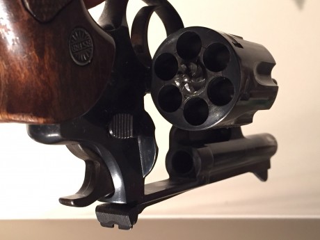 Vendo Revolver Astra del 38. 5 pulgadas. Muy buen estado y muy buena precision. Tiene el desgaste del 00