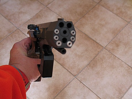 Hola vendo varias armas por dejar el tiro por temas de trabajo

Infinity Scepter 6" 9mm =1600€
tres 02