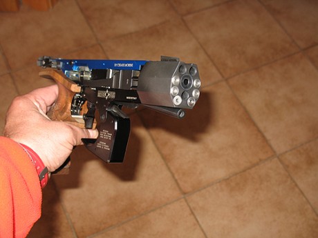 Hola vendo varias armas por dejar el tiro por temas de trabajo

Infinity Scepter 6" 9mm =1600€
tres 01