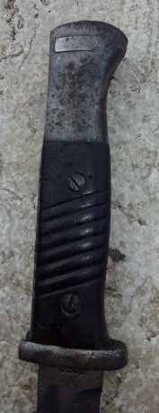 Vendo esta bayoneta hecha para el fusil kar 98. Su estado no es malo aunque posee bastante roña tanto 32