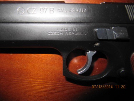 SE VENDE PISTOLA SEMIAUTOMATICA CALIBRE 45 ACP,PRACTICAMENTE SIN USO, CON DOS CARGADORES UNO DE ELLOS 02
