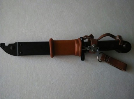Hola, vendo bayoneta para fusil AKM fabricada en Hungria. Está nueva completamente e incluye la trabilla 02