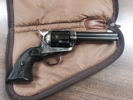 VHola vendo COLT SINGLE ACTION ARMY, calibre .357 magnun, capacidad 6, el arma está impecable y es original, 02