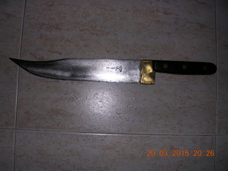 Hace años que tengo este cuchillo y desconozco su procedencia u origen, es un cuchillo de grandes dimensiones, 01