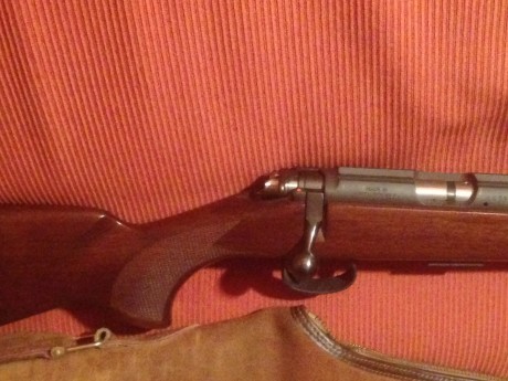 Hola
Pongo a la venta la siguiente Carabina, se trata de un CZ452 Caja Larga muy nueva.
El arma está en 10