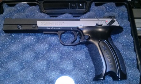 Hola
Vendo Hammerli  modelo X esse 6" Long calibre .22lr
con sus 2 cargadores y maletin original
Esta 00