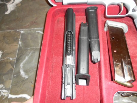 vendo tanfoglio gold match con maletin original dos cargadores .cañon de 6", tiene una gran precision. 01
