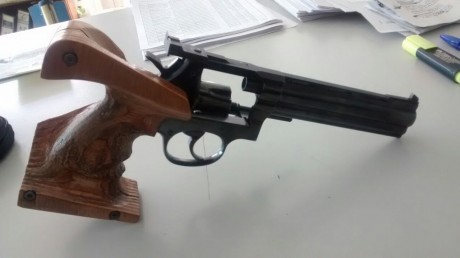 Se vende revolver 32, llama olimpic 6", impecable, copia del manhurin, fabricado en victoria una 02