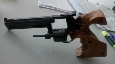 Se vende revolver 32, llama olimpic 6", impecable, copia del manhurin, fabricado en victoria una 00
