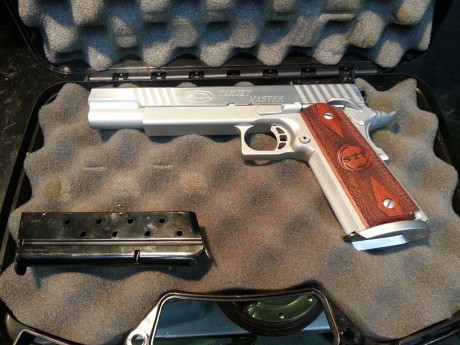 Mi amigo Paco Sánchez lo vende todo, sólo le queda por vender esta maravillosa STI target master de 6" 02