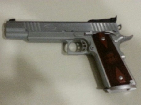 Mi amigo Paco Sánchez lo vende todo, sólo le queda por vender esta maravillosa STI target master de 6" 00