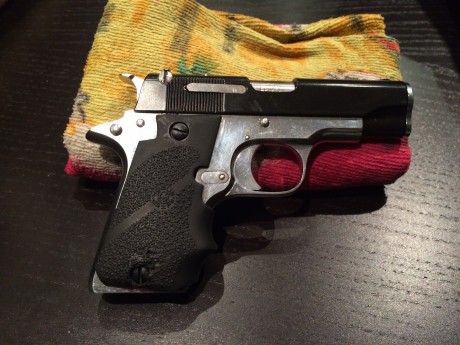 VHola vendo COLT SINGLE ACTION ARMY, calibre .357 magnun, capacidad 6, el arma está impecable y es original, 52