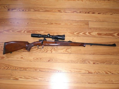 Hola

VENDO VOERE 2165 de cerrojo, calb. 30-06, sistema 98 con seguro en la garganta que permite monturas 00