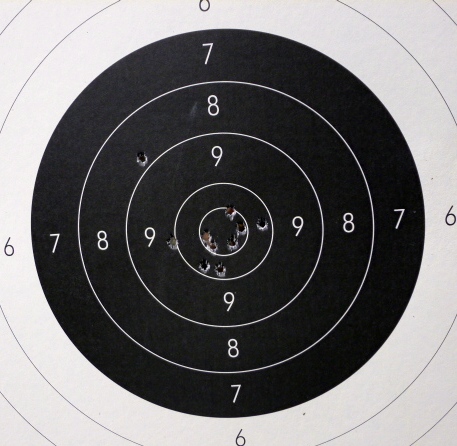 Buenas tardes, estoy interesado en adquirir una carabina del calibre 22. Me interesaba mucho la Ceska 40