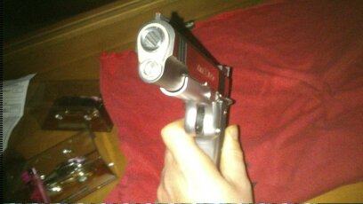 pues lo dicho vendo mi pistola paraordenance edicion limited en 9 mm del 2012 con pocos tiros,con miras 10