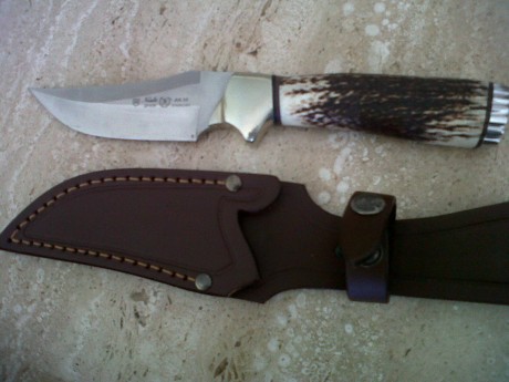 nieto desolador-acero esp-30 euros
kabar replica acero afilado.10 euros  VENDIDO
bayoneta rusa.       01