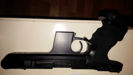 Vendo hammerli sp 20 rrs cal 22 l.r. con 2 cargadores,maletin,guiada en F
Se puede probar en Pontevedra,esta 01