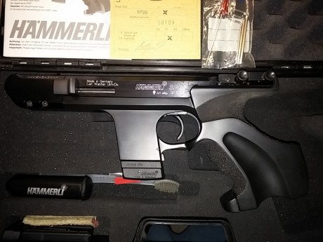 Vendo hammerli sp 20 rrs cal 22 l.r. con 2 cargadores,maletin,guiada en F
Se puede probar en Pontevedra,esta 00